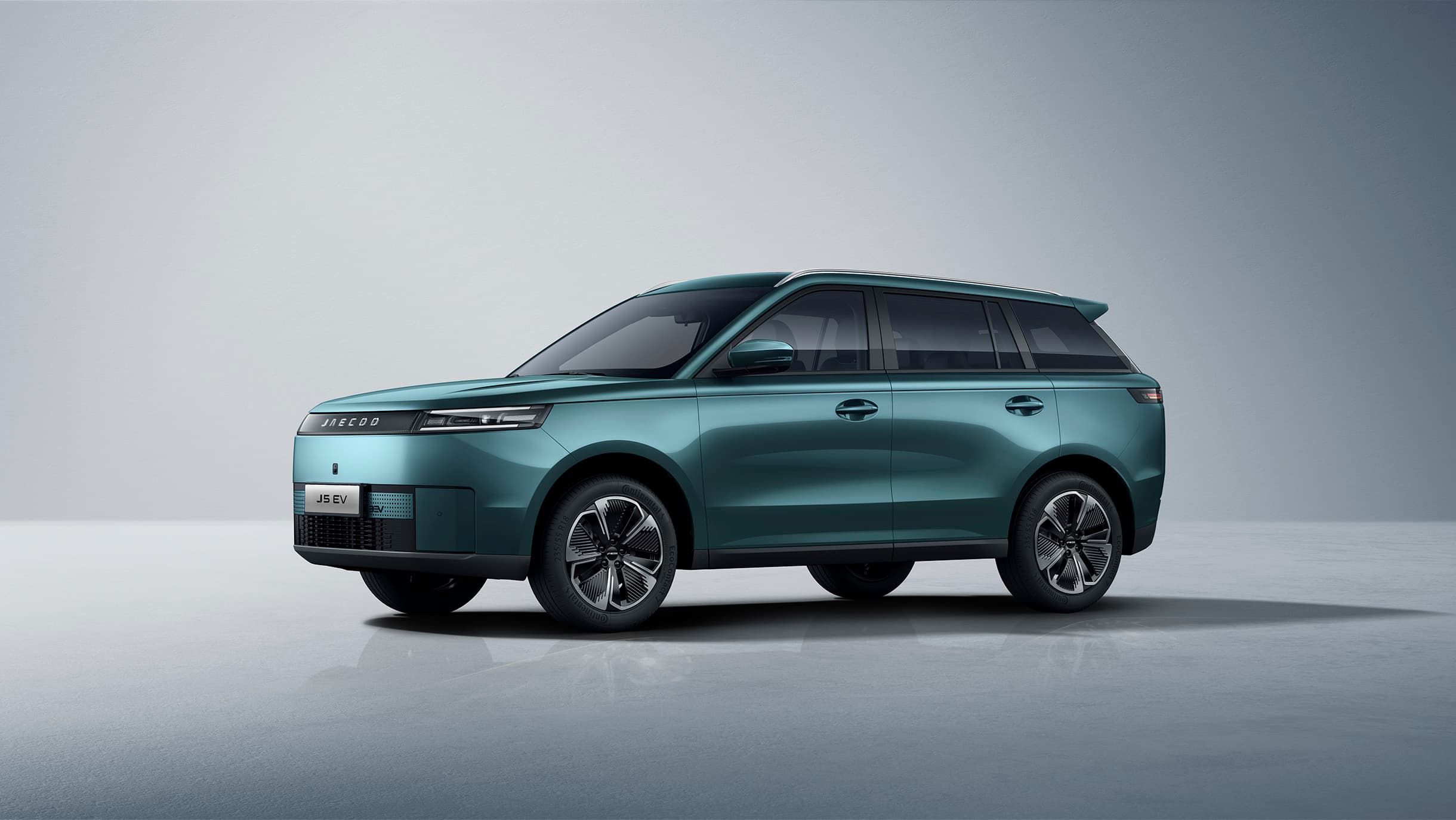 JAECOO J5 EV i farven copper green