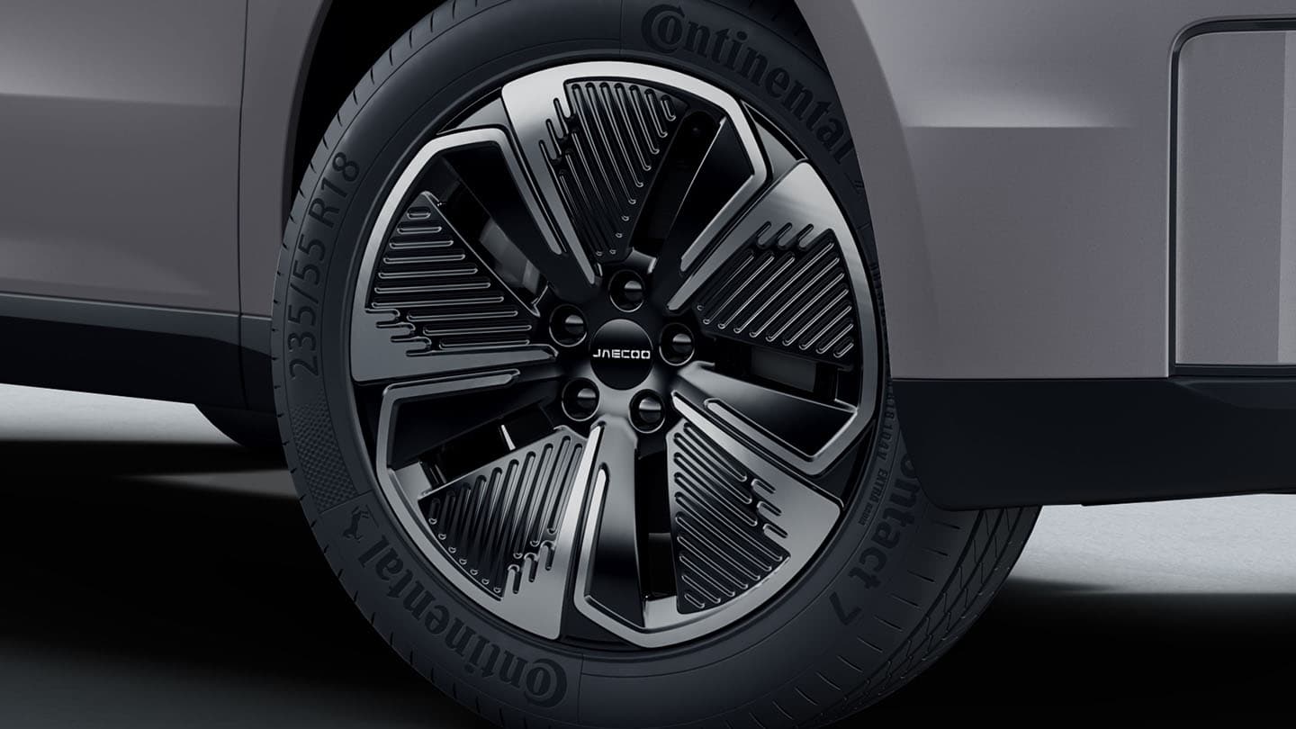 JAECOO J5 EV med karakteristiske premium alufælge